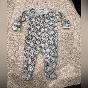 Designer From Denny’s! Little Mish Gray Smiley Print Footie